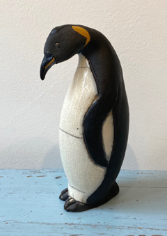 Elisabeth Leyen, Keizer Pinguin, Raku, 24x10 cm, €.275,-