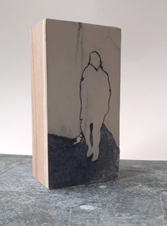 Edith Brouwer, Cipres 6, 85 euro, Ets op blok zonder ljist, 10x5x3,5 cm