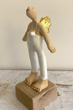 Kiki Demelinne, Witte engel 1, 90 euro, Keramiek en bladgoud, 15 cm
