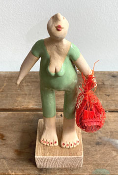 Kiki Demelinne, Jutter pistache, 80 euro, Keramiek op sloophout sokkeltje, 18 cm