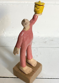 Kiki Demelinne, Roze man met pan, 90 euro, Keramiek, 17 cm