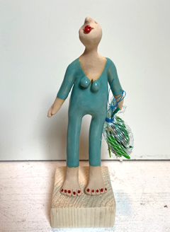 Kiki Demelinne, Vrouw jutter aqua, 100 euro, Keramiek, 22 cm