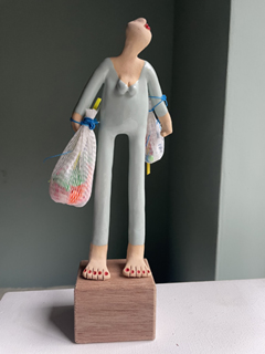 Kiki Demelinne, Juttersvrouw, 145 euro, Keramiek, 24x10x7 cm