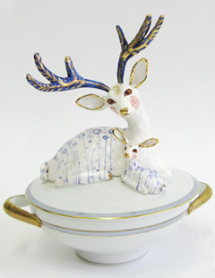 Marijke Janssen, Dear Deer 3, Keramiek op vintage schaal, 30x25x20 cm, €.495,-