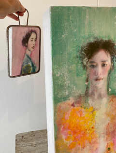 Veronique Paquereau, Chinese Girl 1&2, Mixed media on wood (both sides of the wood has one girl on it (two artworks on one panel), 56x25x8 cm, €.475,- euro