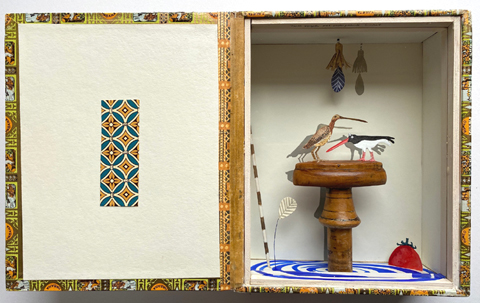 Tamar Rubinstein, twee vogels met ondergaande tomaat, 195 euro, Gemengde techniek in sigarenkistje (kan hangen), 20x33x7 cm
