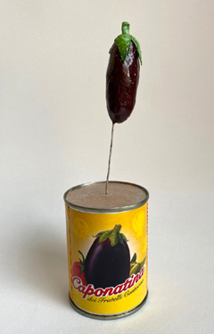 Tamar Rubinstein, Caponata, 125 euro, Gemengde techniek met tomatenblikje, 5x18 cm