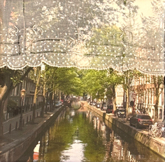 Annette van Waaijen, Amsterdam white, 224 euro, Mixed media op canvas in zwarte lijst, 15x15 cm
