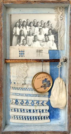 Antje Weber, Never give in, Gemengde techniek/collage in oude houten doos, 20x36x7 cm, €.150,-