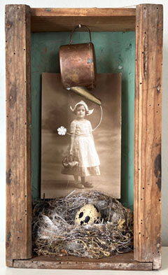 Antje Weber, Spring, 130 euro, Gemengde techniek en collage in houten kistje, 15x24x8 cm